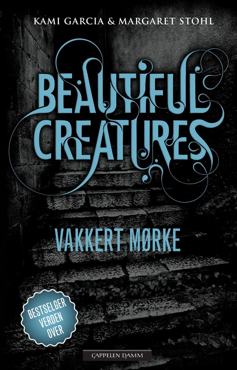 Omslag Vakkert mørke av Kami Garcia og Margaret Stohl (Heftet)