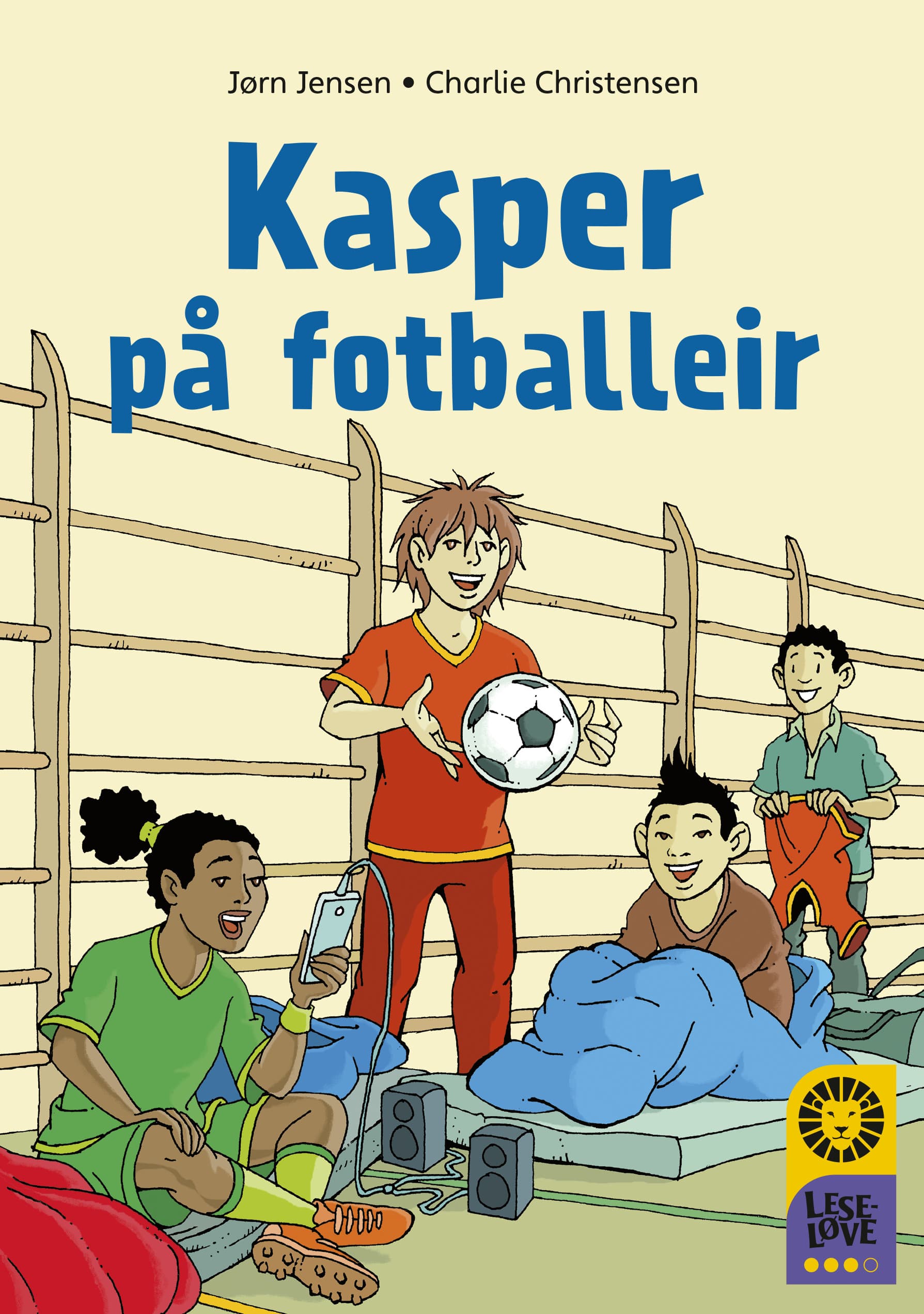 Omslag Leseløve nivå 3 - Kasper på fotballeir av Jørn Jensen (Innbundet)