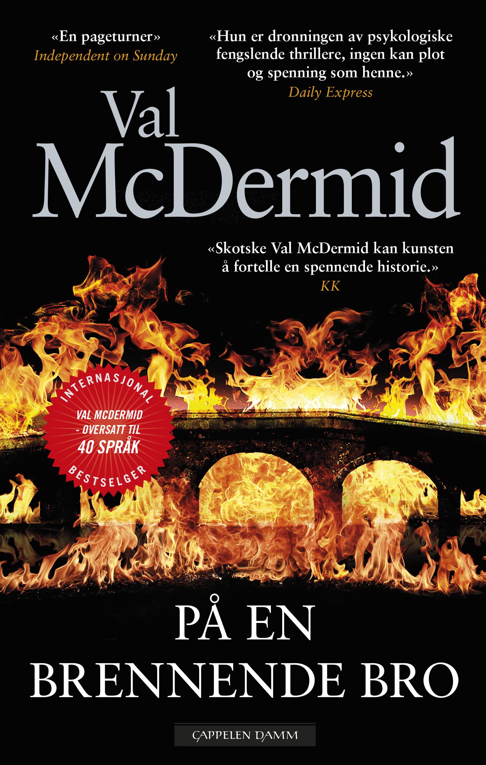 Omslag På en brennende bro av Val McDermid (Innbundet)