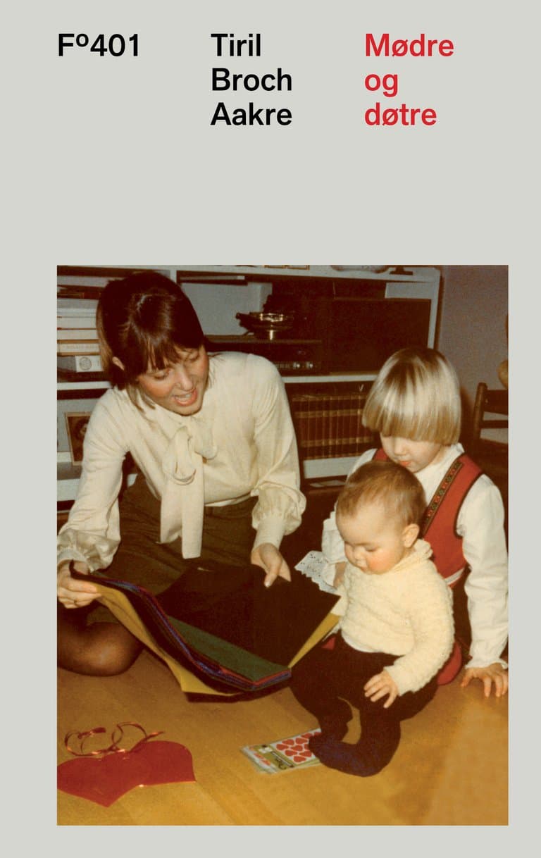 Omslag Mødre og døtre av Tiril Broch Aakre (Ebok)